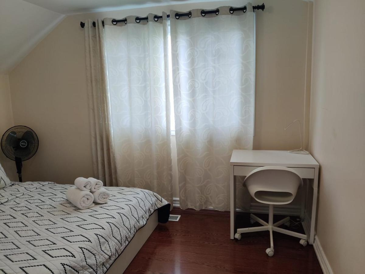 Spacious Mbr Near Kennedy Subway & Go Торонто Екстериор снимка