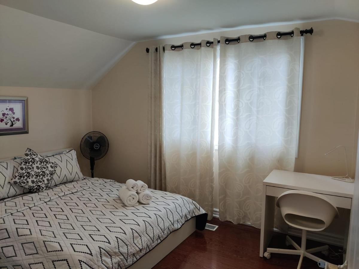 Spacious Mbr Near Kennedy Subway & Go Торонто Екстериор снимка