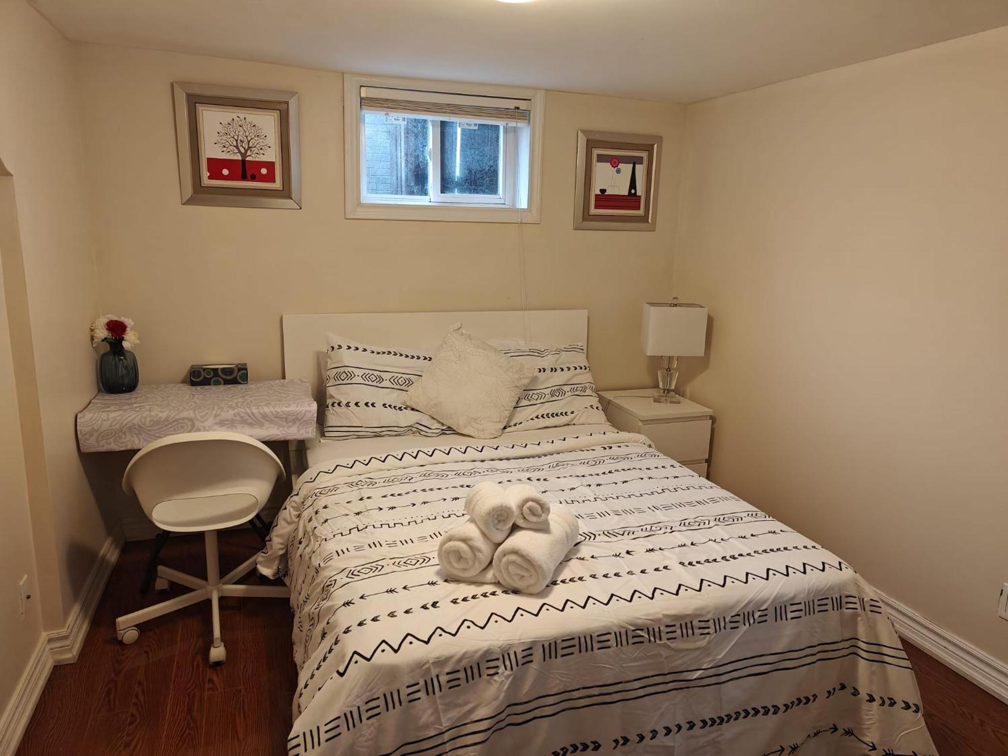 Spacious Mbr Near Kennedy Subway & Go Торонто Екстериор снимка