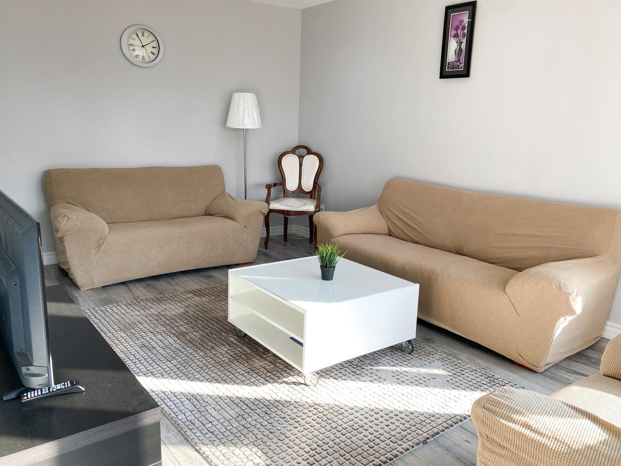 Spacious Mbr Near Kennedy Subway & Go Торонто Екстериор снимка