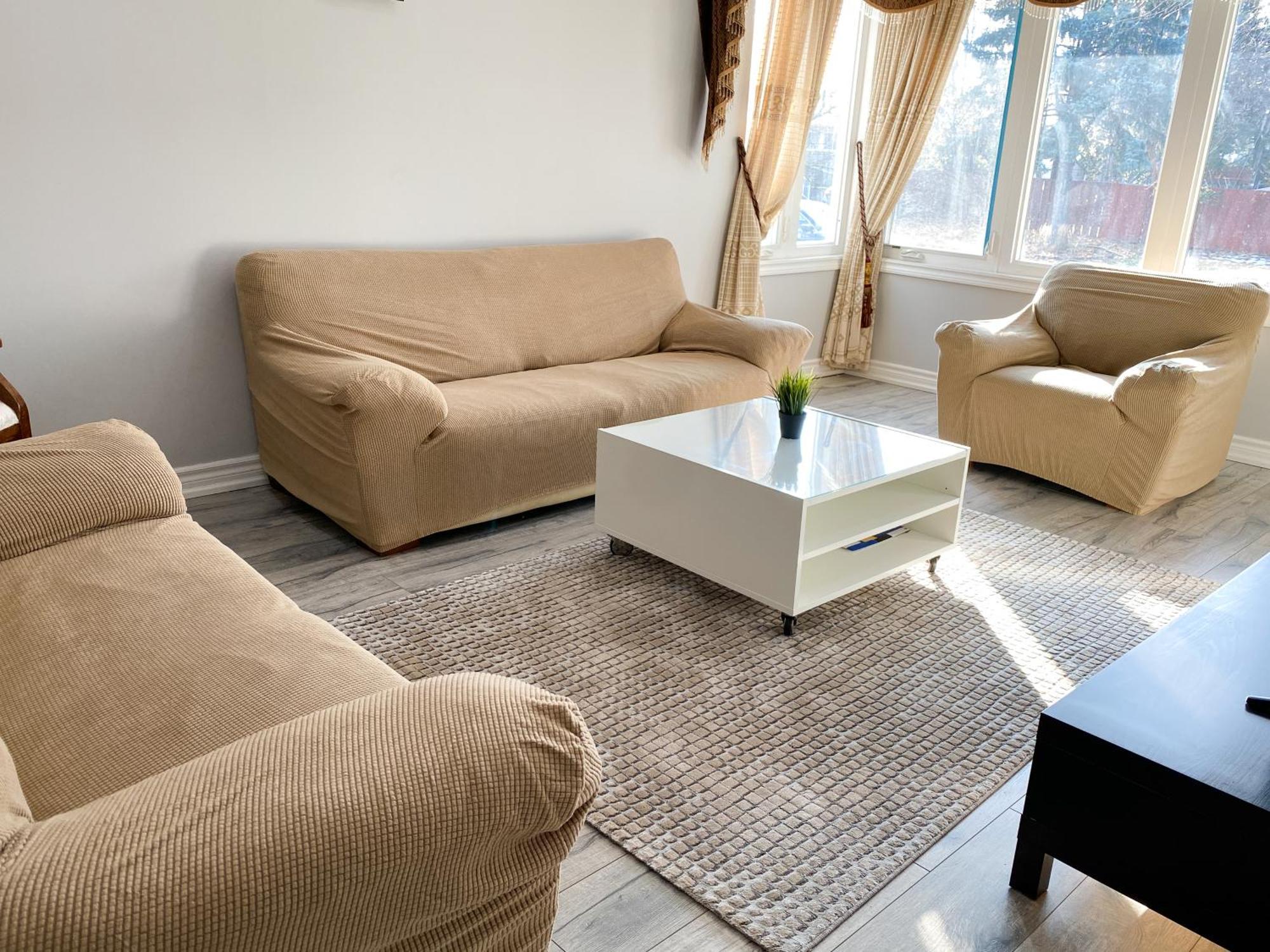 Spacious Mbr Near Kennedy Subway & Go Торонто Екстериор снимка