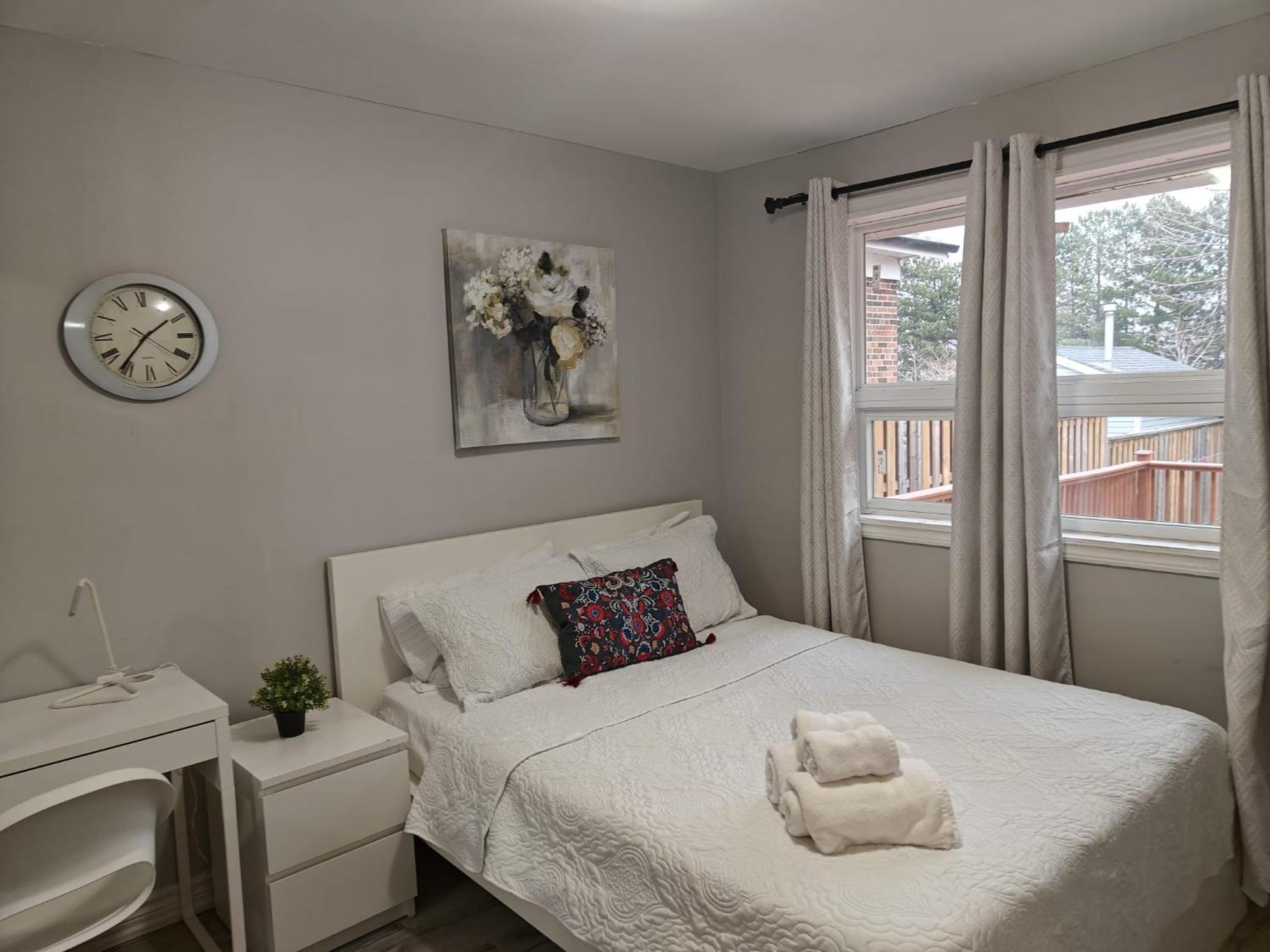 Spacious Mbr Near Kennedy Subway & Go Торонто Екстериор снимка