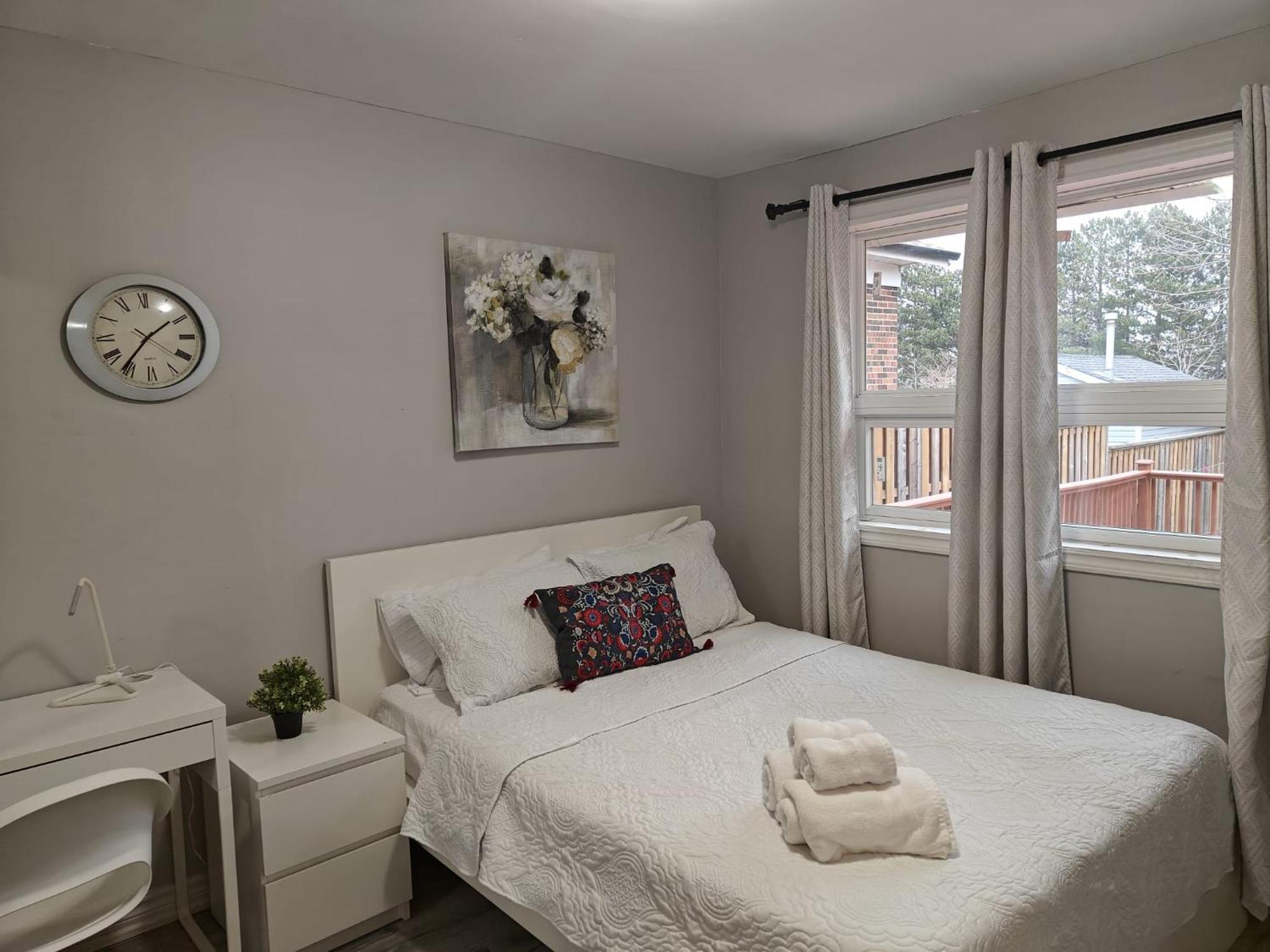 Spacious Mbr Near Kennedy Subway & Go Торонто Екстериор снимка