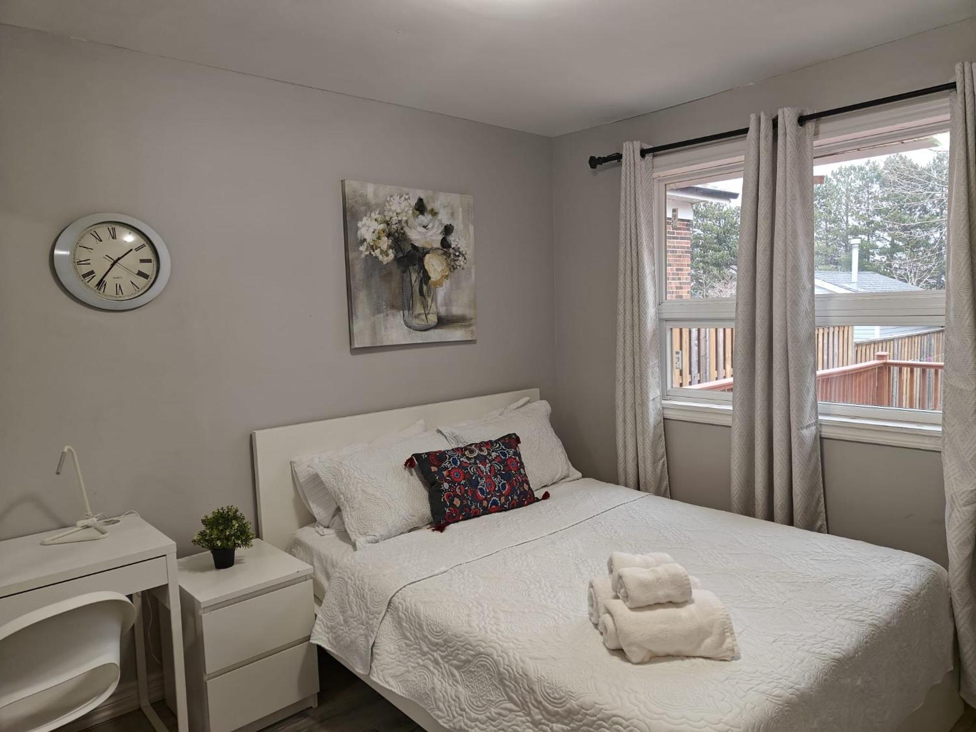 Spacious Mbr Near Kennedy Subway & Go Торонто Екстериор снимка