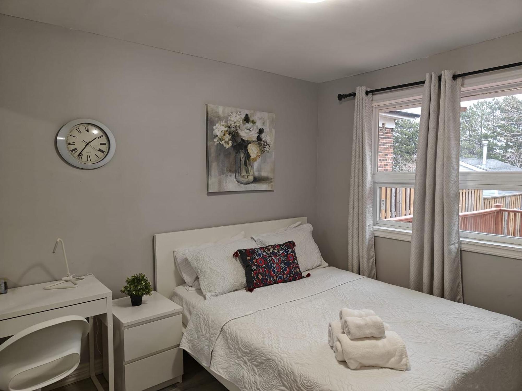 Spacious Mbr Near Kennedy Subway & Go Торонто Екстериор снимка