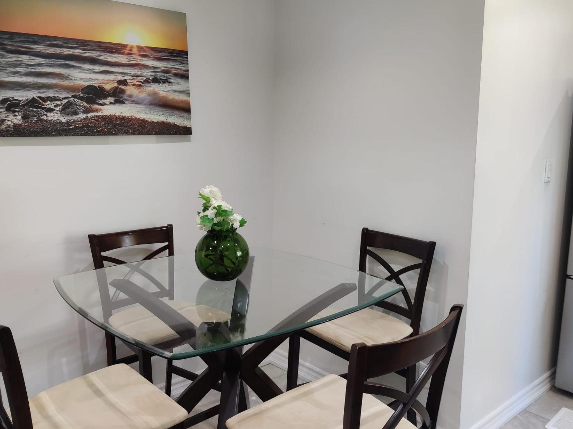 Spacious Mbr Near Kennedy Subway & Go Торонто Екстериор снимка