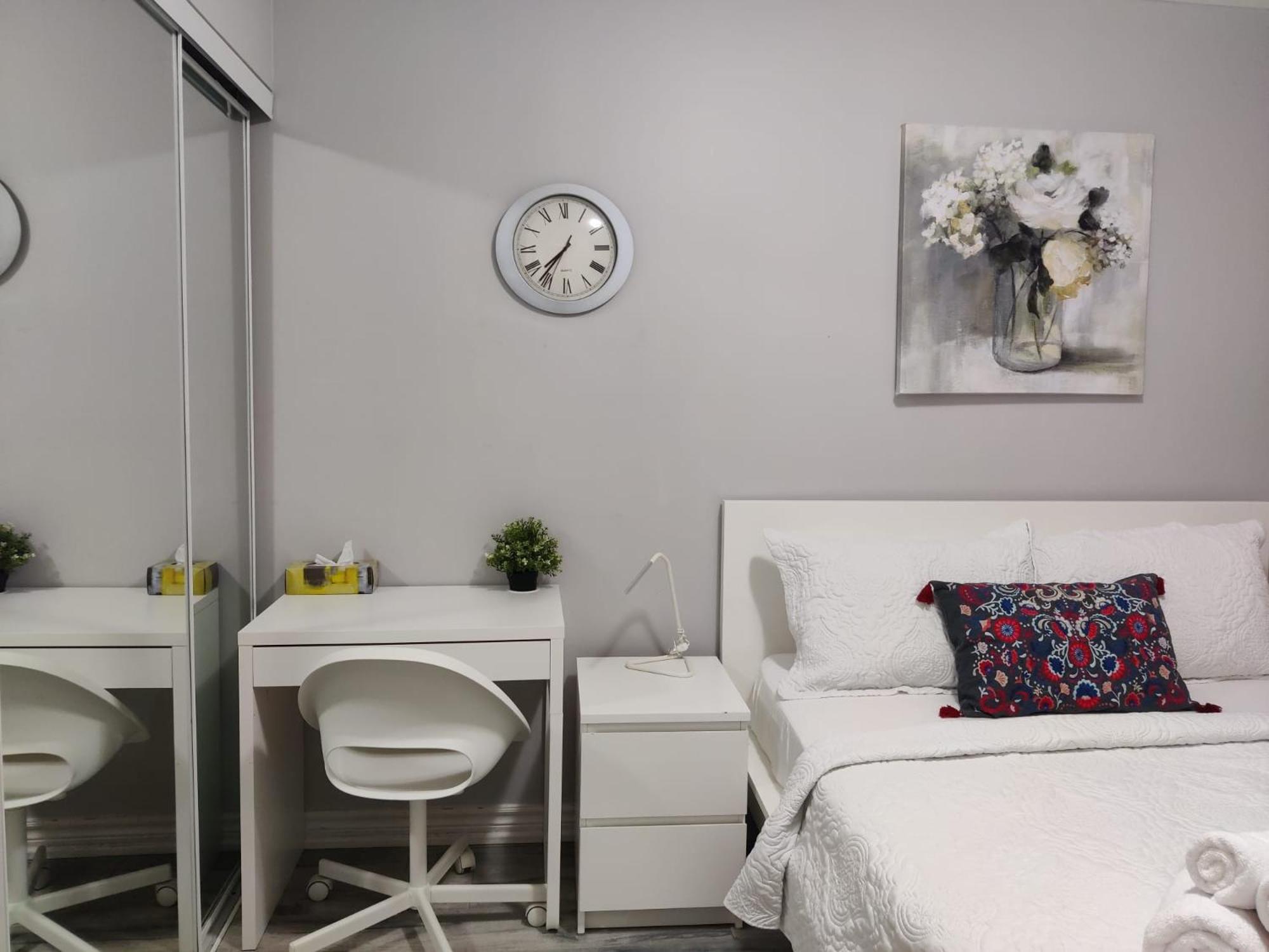 Spacious Mbr Near Kennedy Subway & Go Торонто Екстериор снимка