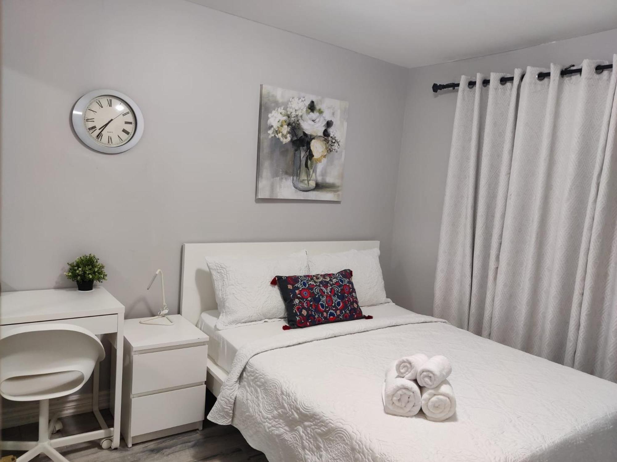 Spacious Mbr Near Kennedy Subway & Go Торонто Екстериор снимка