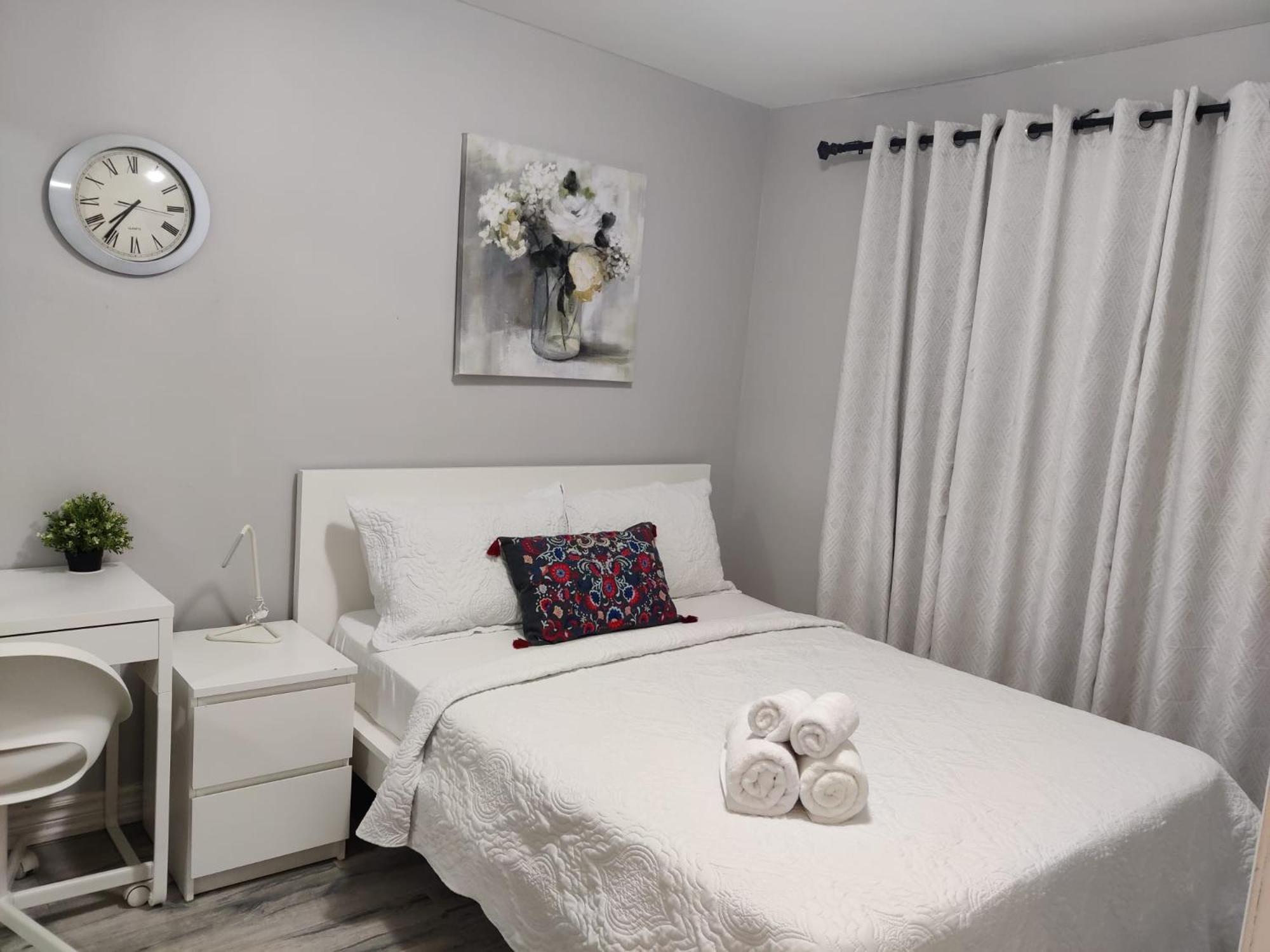 Spacious Mbr Near Kennedy Subway & Go Торонто Екстериор снимка