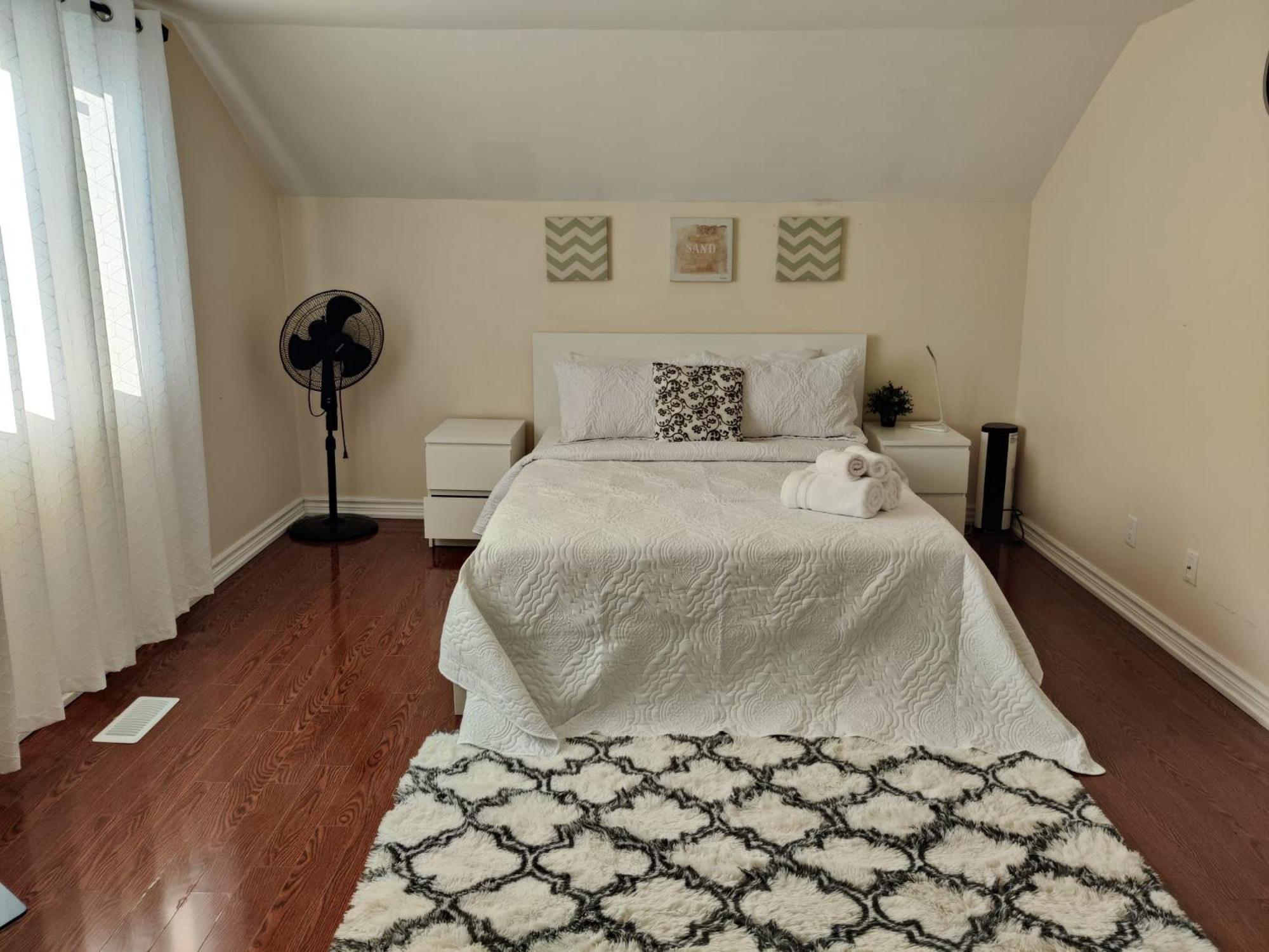 Spacious Mbr Near Kennedy Subway & Go Торонто Екстериор снимка